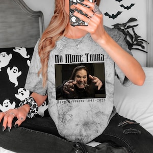 Unisex Ozzy Osbourne No More Tours 1948-2025 T-Shirt – Rock Legend Tribute