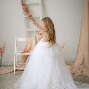 Wedding girl dress, Tulle flower girl dress,Flower girl dress train,First communion dress,White girl dress,Lace flower girl dress,Tutu dress