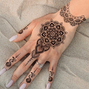 Elegant Henna Mandala Hand Tattoo Sticker – Boho Waterproof Temporary Body Art, Indian Mehndi Design for Women, Festival & Wedding Decor