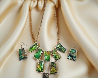 vintage gold tone shimmer iridescent green/orange necklace earrings