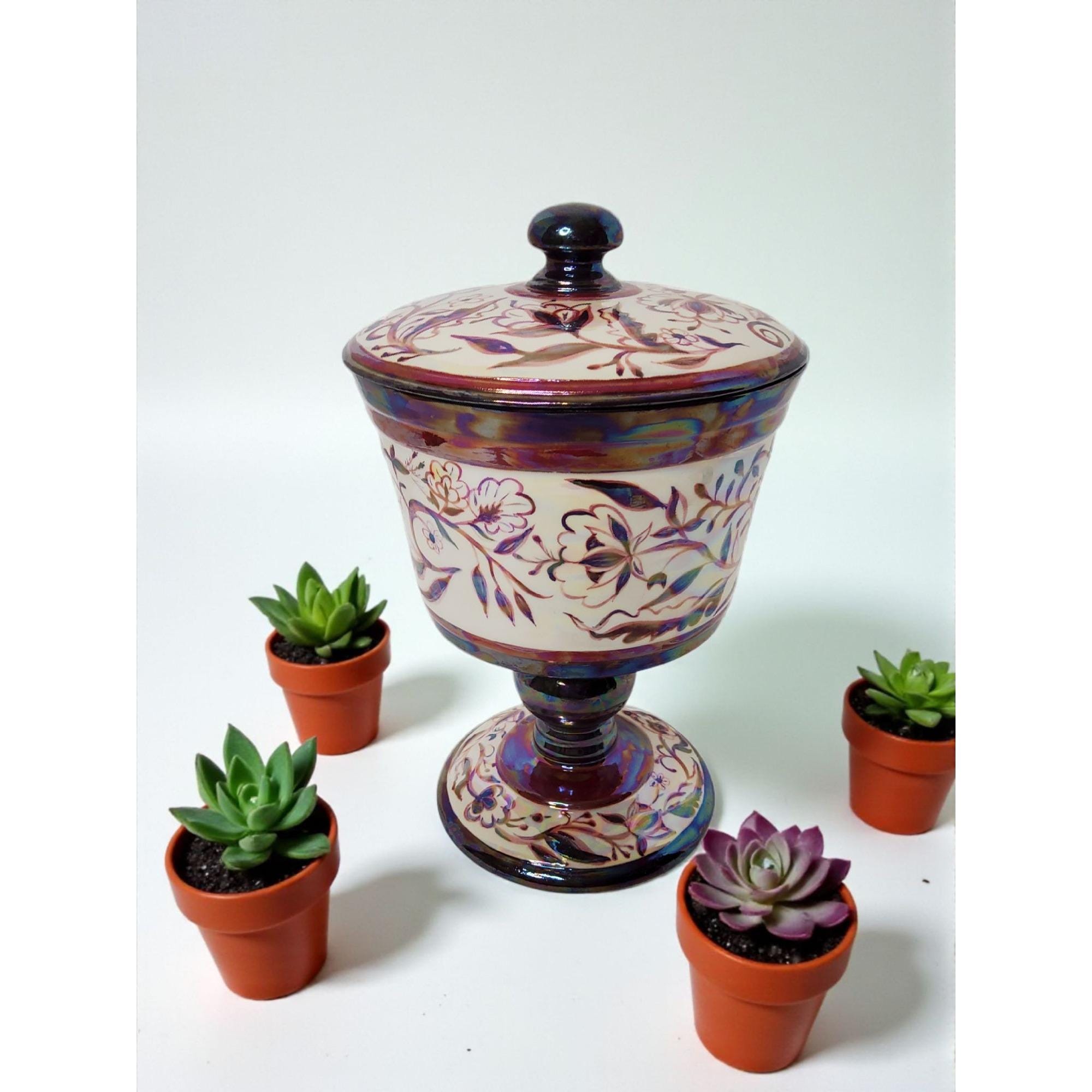 手描きの虹色に輝くマルチカラーの陶器製キャンディ皿：葉と花の模様