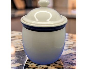 vintage gibson stoneware large blue/cream color crock.