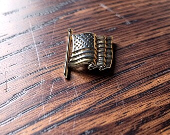 Vintage Best American Flag Brooch Pin With Rhinestones By Best