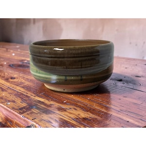 Hand-Thrown Stoneware Bowl: Vintage Earth Tones Planter