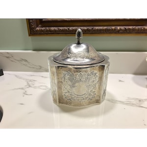 vintage silver plated ornately engraved red velvet lined jewely/trinket box