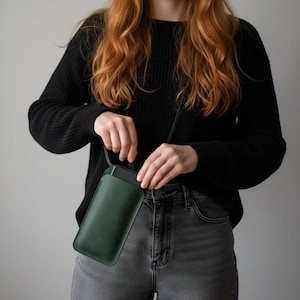 100% echtes Leder Crossbody Handytasche, Handgemachte Handytasche, Crossbody Handytasche, Schlanke Handytasche, Leder Handytasche Crossbody Bild 11