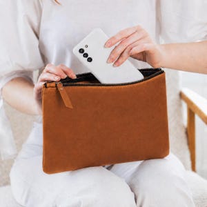 Leather zipper pouch large, Custom leather zipper pouch, Personalized leather pouch, Wristlet zipper pouch, Bridesmaid clutch bag