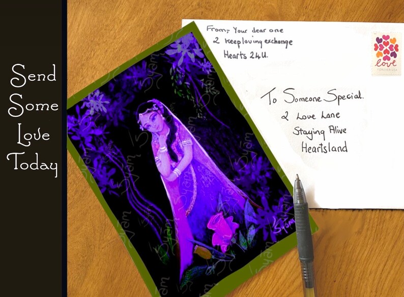 Puede incluir: Una postal morada y rosa con una pintura de una mujer con un vestido morado y un velo rosa. El texto en la postal dice "To Someone Special. 2 Love Lane Staying Alive Heartsland".