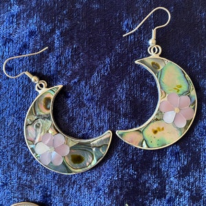 Crescent peacock color earrings paua shell Inlay daisy flower dangle earrings