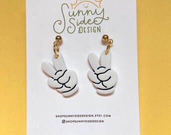 Pendientes con el símbolo de la paz inspirados en Mickey / Pendientes de arcilla polimérica de Mickey / Pendientes hechos a mano inspirados en los parques de Disney