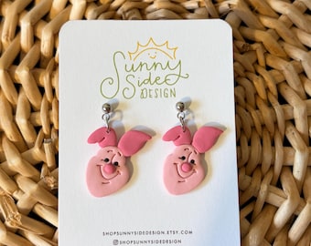 Pendientes de arcilla polimérica de Piglet / Pendientes colgantes hechos a mano inspirados en Disney / Joyería de Winnie the Pooh / Regalo del Bosque de los Cien Acres