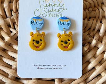 Pendientes de Winnie the Pooh / Pendientes colgantes de tarro de miel y oso Pooh / Bonitos pendientes de arcilla polimérica inspirados en Disney