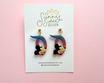 Pendientes inspirados en Mickey Mouse con la letra 'D' de Disneyland / Inspirados en el 70.º aniversario