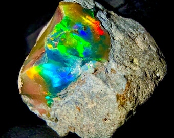 Kamień szlachetny opal etiopski czarny naturalny opal surowy ogień szorstki 18,20 ct 16x15x13 mm