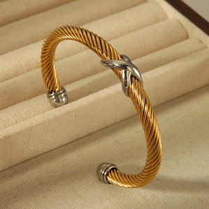 Clara Unisex Gold Bangle | Minimalist 18K Gold-Plated Stainless Steel Bracelet, Bangle Cable Bracelet for  Everyday Jewelry Gifts for Him