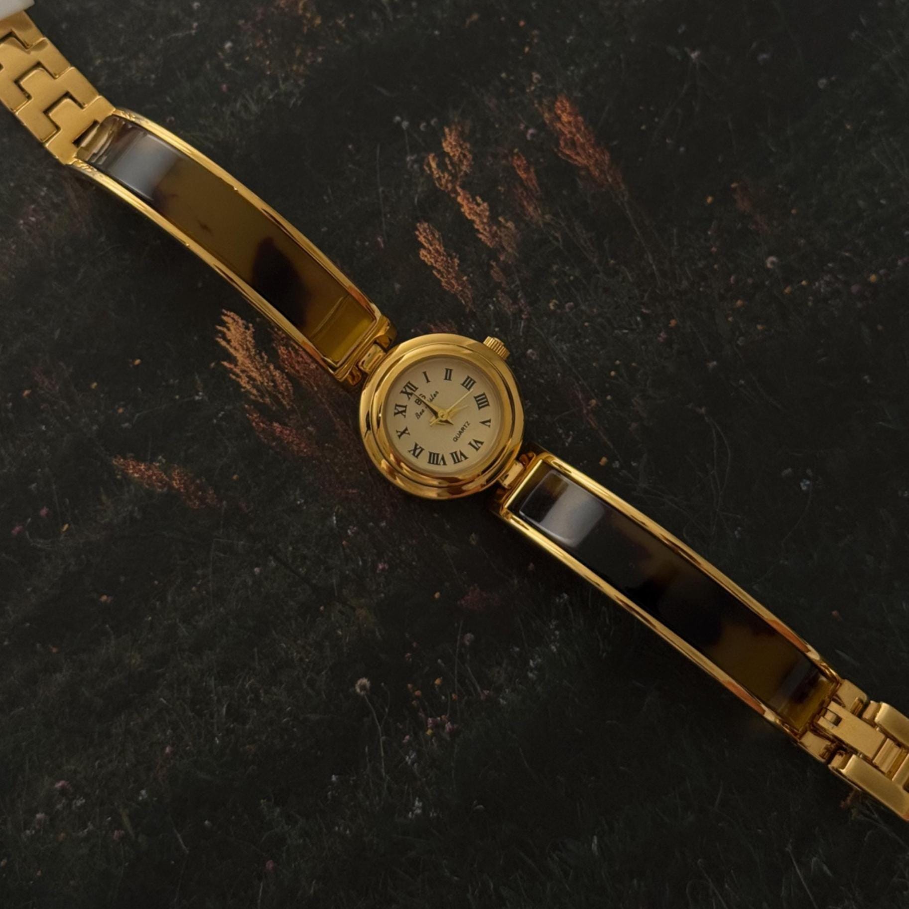 Vintage. Anne Klein Gold-Tone Dial Tortoise-Pattern Bangle Watch Anne Klein II Dual Time – Roman & Arabic Dial (Ref. 10/1974  main image 3