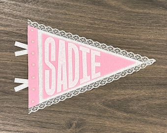 Bandera personalizada de fieltro con nombre / Regalo / Decoración para dormitorios / Decoración para aulas