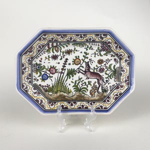 Portuguese Coimbra Faience Plate 20×13 cm – Octagonal Hare & Wildflower Tray, Hand-Painted LAP Portugal