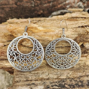 Celtic Knot Dangle Earrings: Silver-Plated Boho Jewelry
