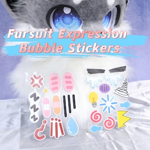 Pode incluir: Uma folha de autocolantes de bolhas com várias expressões, incluindo raiva, sono e pontos de interrogação. Os autocolantes são coloridos e apresentam desenhos em estilo cartoon. O texto na imagem diz "Fursuit Expression Bubble Stickers."