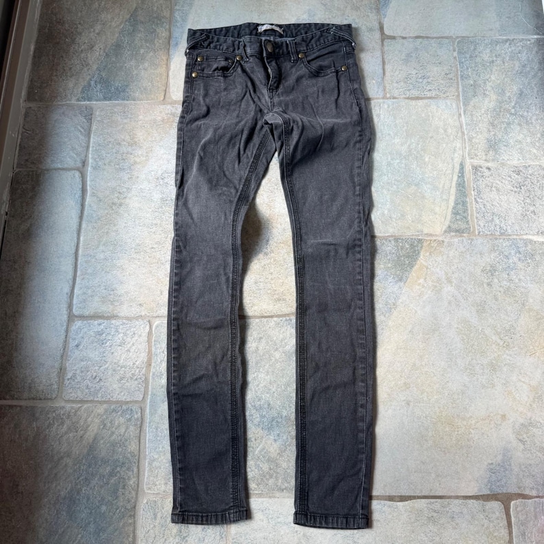 Vaqueros ajustados negros elásticos Y2K Free People, talla 27, tiro bajo, grunge, emo, indie imagen 2