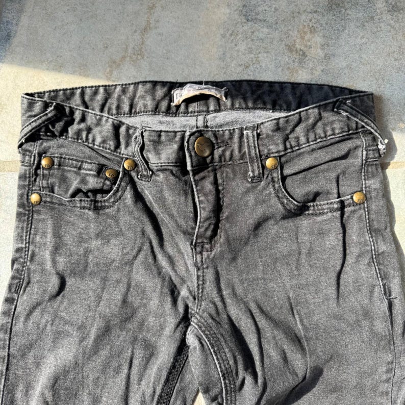 Vaqueros ajustados negros elásticos Y2K Free People, talla 27, tiro bajo, grunge, emo, indie imagen 3