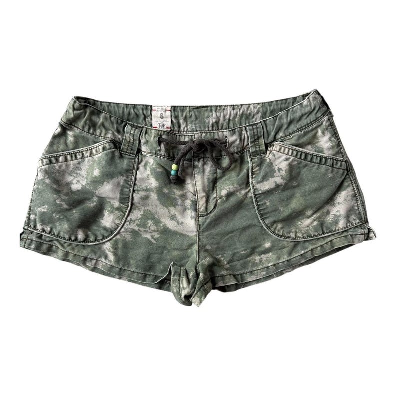 Free People Y2K Lågmidja Utility Shorts Gröna Tie-Dye Pärlfärgade Dragsko Storlek 6 bild 1
