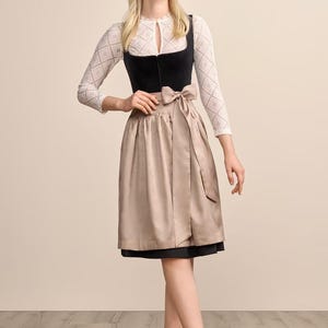Elegant Beige & Black Dirndl Dress: Bavarian Oktoberfest Outfit