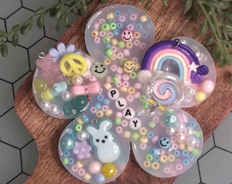 Silicone Picky Pad, Beaded Bracelet Kit, Flower Daisy Stress Relief Picky Pad, ADHD Anxiety, Kandi Friendship Bracelet