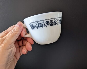 Pyrex Old Town Blue Teetasse - Cottagecore Stil - Vintage Geschirr