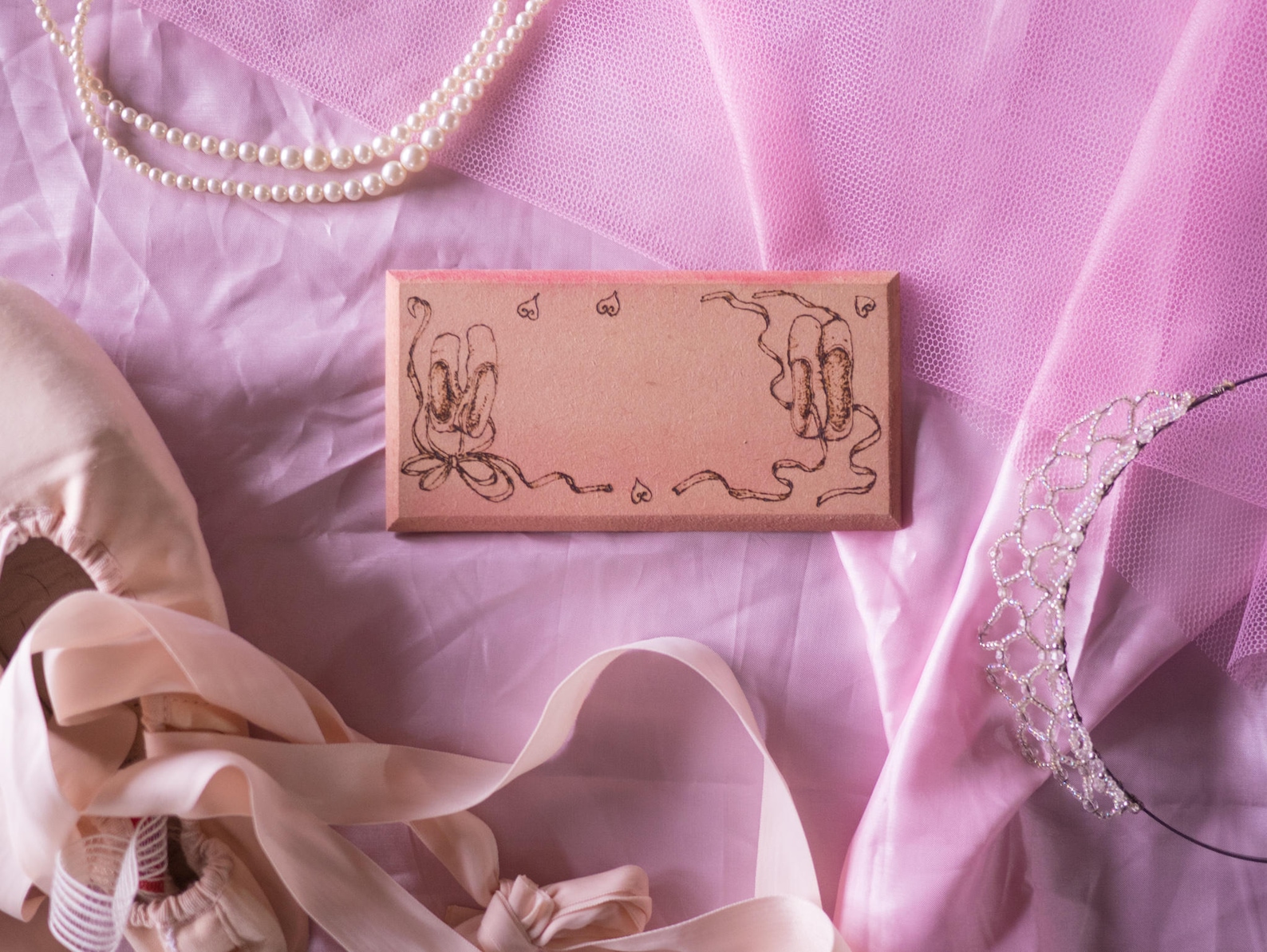 personalised ballerina bedroom door plaque, personalized engraved ballet shoes sign. girl's birthday gift, pink name sign, d