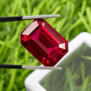 Rubis rouge sang birman de 20 carats, taille émeraude, rubis naturel certifié, pierre précieuse rouge foncé pour bague ou pendentif, cadeau rare