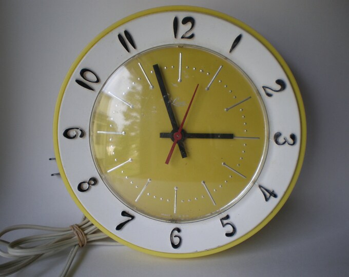 Adorable Vintage Kitchen Clock Etsy