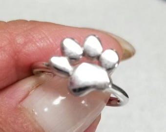 Sterling Silver Paw Print Ring – Minimalist Pet Jewelry