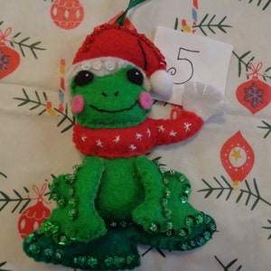 Décorations de Noël grenouille en feutre par Pepperland image 6