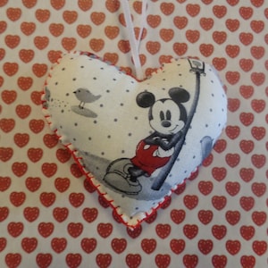 Mickey Mouse Light Pole Valentine&#39;s Ornament por Pepperland