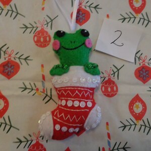 Décorations de Noël grenouille en feutre par Pepperland image 3
