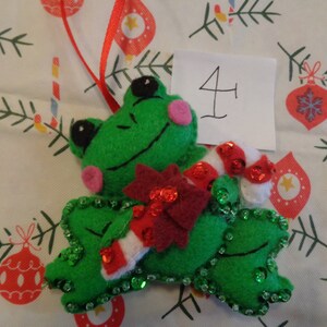 Décorations de Noël grenouille en feutre par Pepperland image 5