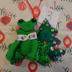 Décorations de Noël grenouille en feutre par Pepperland image 4