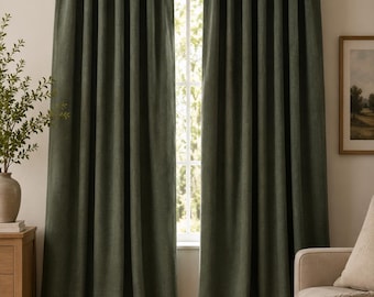 Saliegroene verduisteringsgordijnen, effen polyester, 80% lichtblokkerend, met tunnelzoom/lussen aan de bovenkant.