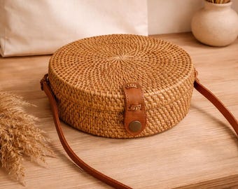 Sac rond en rotin - sac Bali bohème chic - Sac bandoulière - sac été femme tendance - sac artisanal - sac fait main