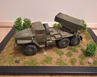 Handgemaakte diorama BM-21 Grad, schaal 1:35, raketwerper