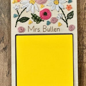 Embroidered Post-it Note Holder – Cute Desk Accessory | Teacher Gift | Reusable Sticky Note Cover | Office Organizer
