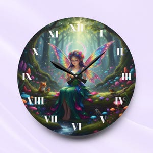 Orologio da parete con fata mistica nella foresta incantata, arte della fata con ali arcobaleno, arredamento fantasy colorato per la casa, orologio magico per la stanza, regalo fatato stravagante