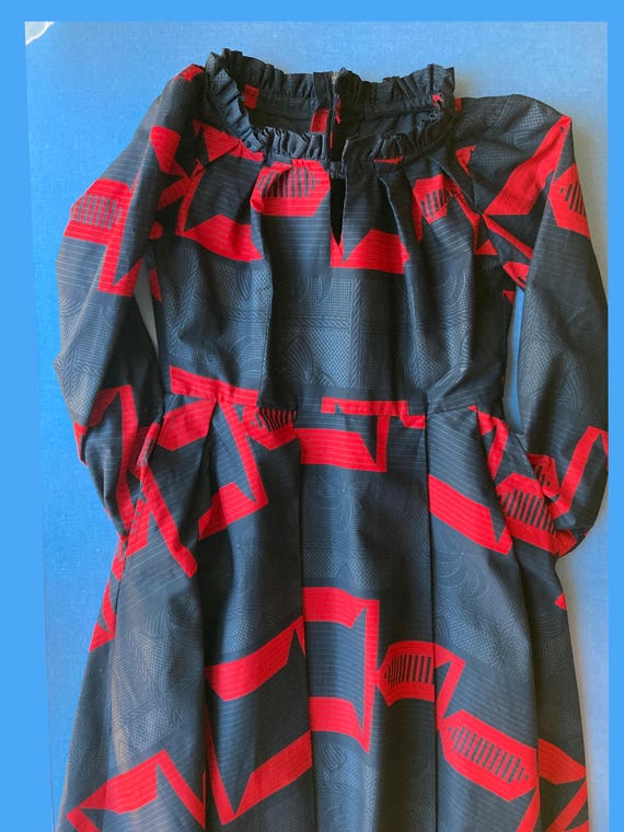 29" Black and Red Abstract Midi Party Dress - image 2