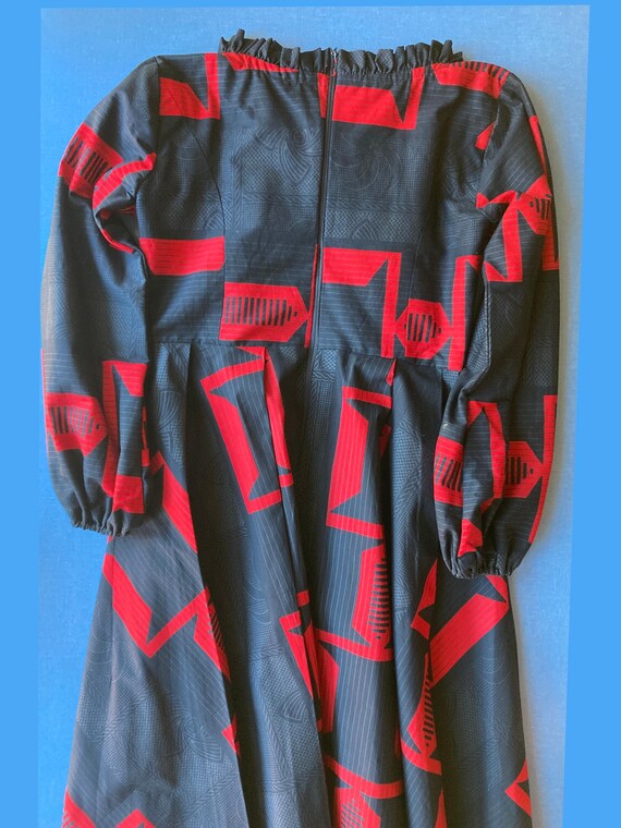 29" Black and Red Abstract Midi Party Dress - image 6