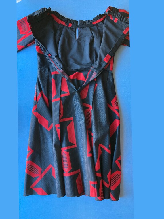 29" Black and Red Abstract Midi Party Dress - image 8