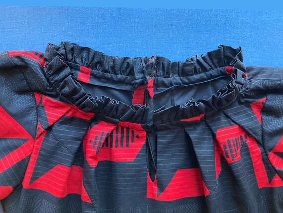 29" Black and Red Abstract Midi Party Dress - image 7