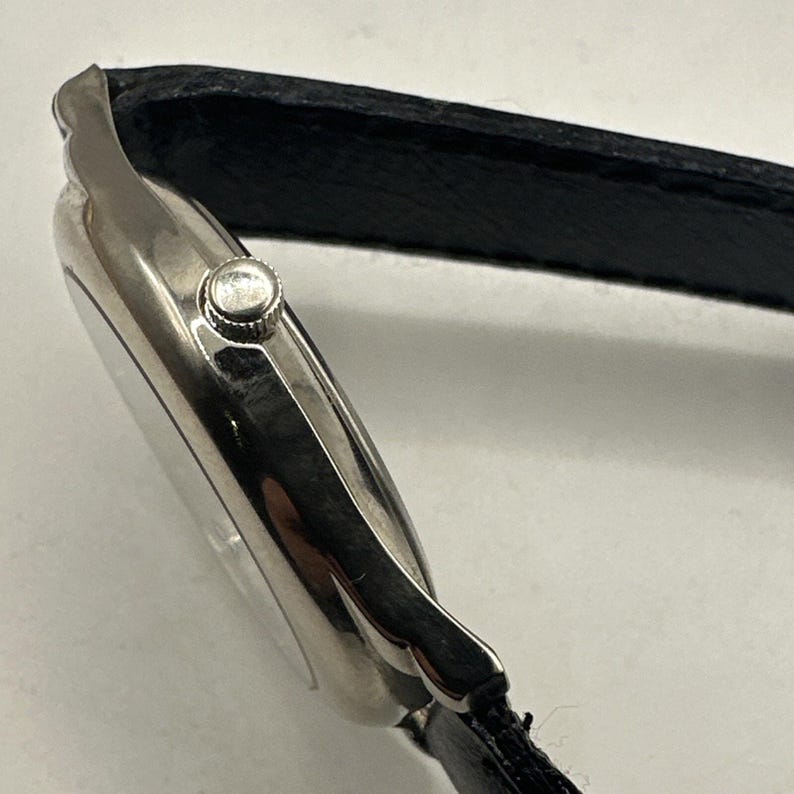 Reloj del Museo de Bellas Artes: Movimiento suizo, correa de cuero imagen 3