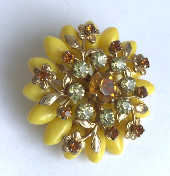 Vintage Brooch - Floral / Flower - Gold Tone, Yell